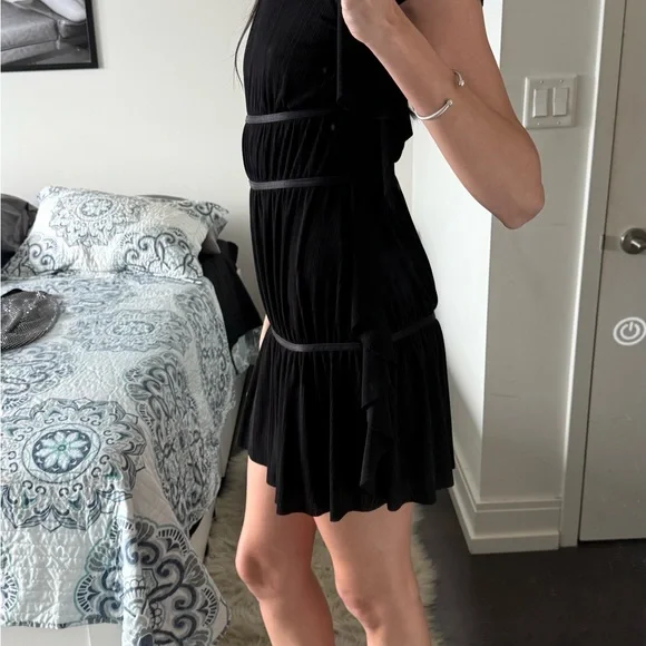 Guess Elegant Black Dress - Picture 4 of 5